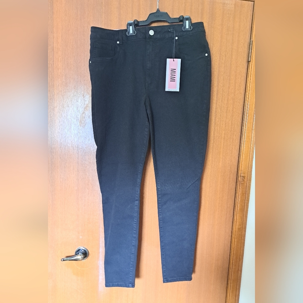 High Rise Skinny Jean
